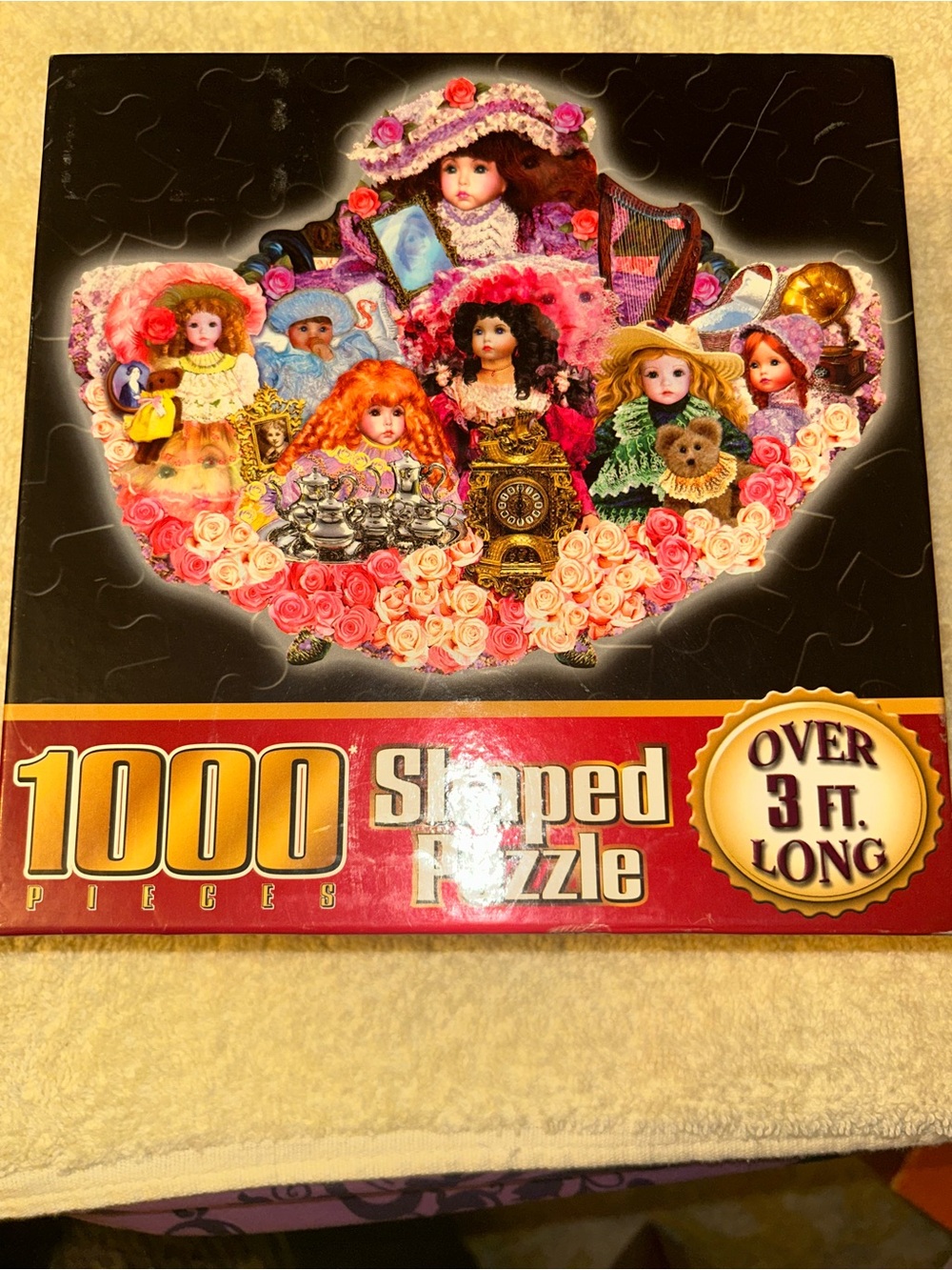 1000-Piece Shaped Jigsaw Puzzle - Dolls & Roses (Pink)